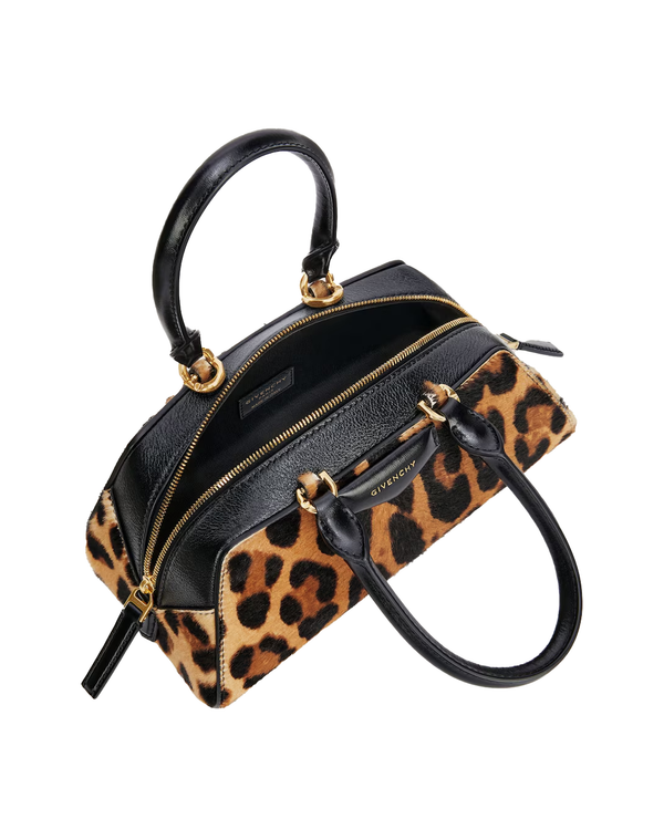 トートバッグ GIVENCHY FW25 ANTIGONA EW MINI (BB5146B2B2 001) Mini Antigona East-West bag in Box leather in - black